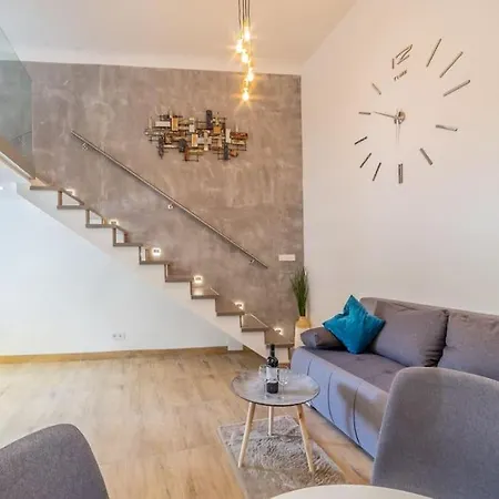 Top Location Modern Flats For Groups *