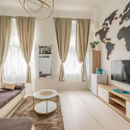 Top Location Modern Flats For Groups 아파트